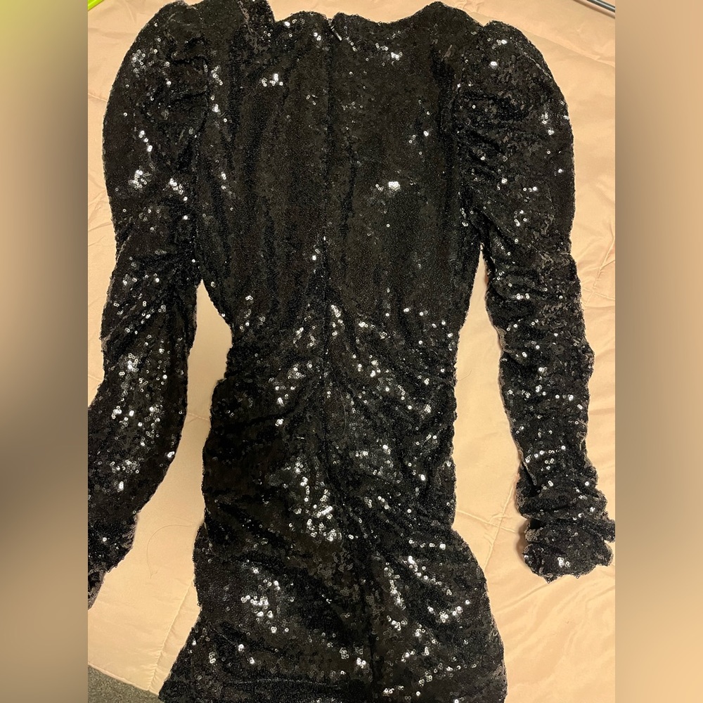Puffer sleeve sequence black dress